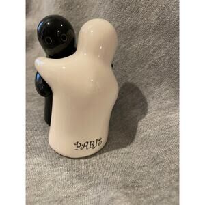 Vtge Hugging Ghosts Black /White Ceramic Salt/Pepper Shakers